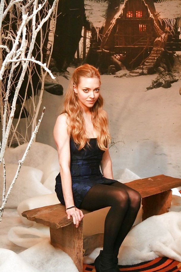 See the worlds sexiest Amanda Seyfried pics