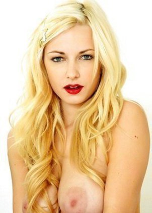 Blonde vixen named Danielle Trixie is a dreamgirl