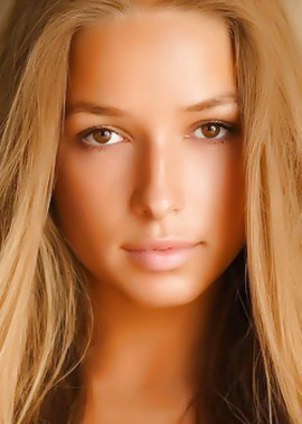 Darina kindly shows her lean, naked, sexy body