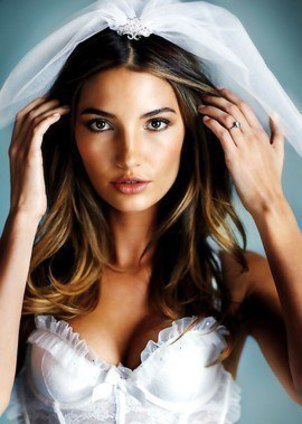 Angelic model Lily Aldridge Topless and very sassy