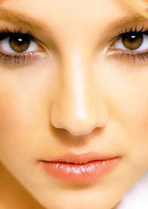 Scandalous super star Britney Spears pantyless