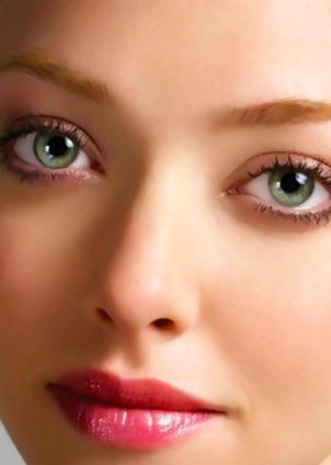 Paparazzi caught Amanda Seyfried pantyless