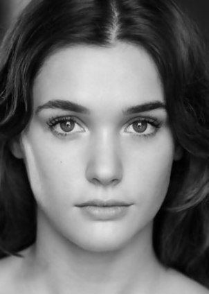 Sexy actress Sai Bennett