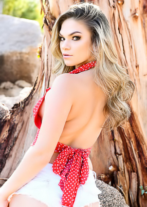 Ms Faris Going Wet And Wild