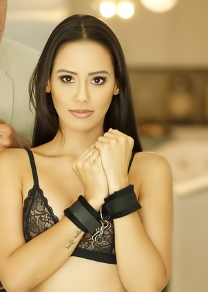 Andreina Deluxe Accepts Big Cock Anally