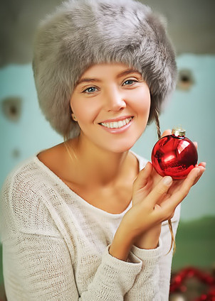 Mango A Exposing Her Shaved Pussy