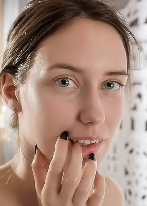 Oiling up her tight, amazing body