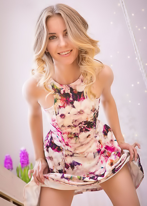 Bjorg Larson Reveal The Intricate Folds Of Her Shaved Pussy