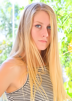 Jenni FTV Fancy blonde Jenni FTV is sharing fancy erotic pictures