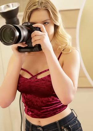 Sweet blonde with hot butt and tits hotly fucks her photographer