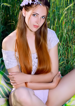 Hailey Goes Face Down Sexy Ass Up On Her Picnic Blanket