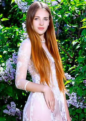 Hailey Let The Summer Breeze Kiss Her Shaved Pussy