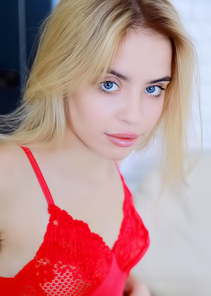 Monika Jelolt Shaved Pussy And Perfect Ass Exposed