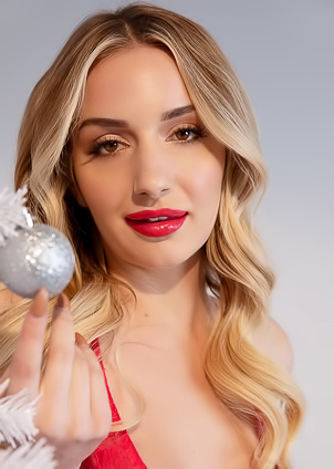 Milan Rose Sexy Newcomer In Red Lingerie