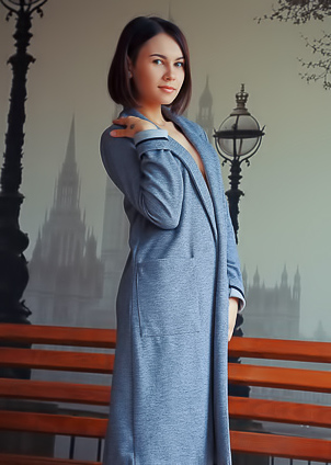 Sexy Teen Alla B Shows Her Nice Shaved Pussy