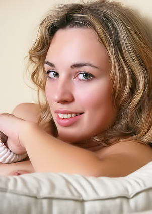 Natalia B Getting Naked With A Smile