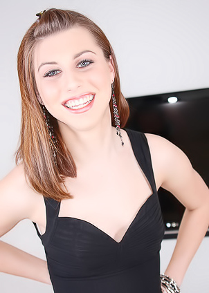 Amateur Brooke Sucks Cock