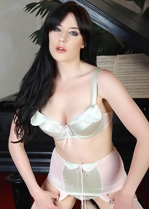 Samantha E In Sweet Music