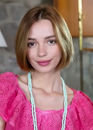 Amy Moloko Gives Tempting Rear View Of Her Succulent Shaved Pussy