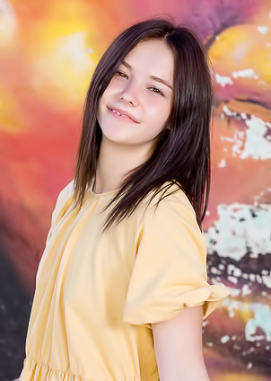 Matty Cute Brunette Satisfy Her Pussy