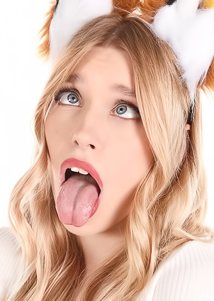 Freya Mayer In Foxy Woxy