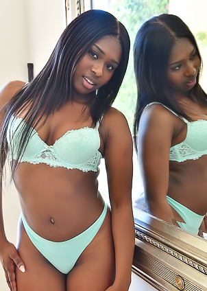Shining Ebony Babe Tessa