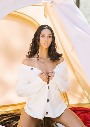 Maia Serena Very Pretty Girl And Incredible Beauty Posing Naked Outdoors