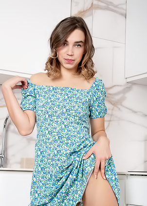 Juicy Teen Elena Vedem Upskirt Her Butt