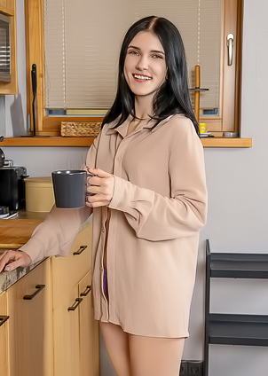 Brunette Posy Mastubating On A Table
