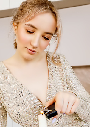 Polly Yangs Curvaceous Brunette Muses That The Evening Might Be Even More Enjoyable