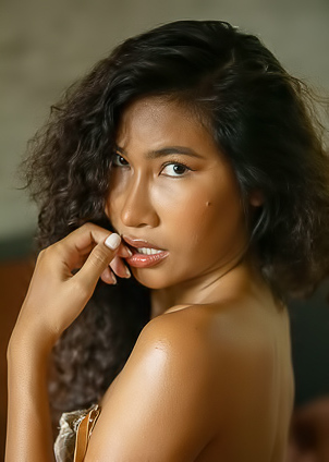 Niki Smiles As The Light And Shadow Play Over Her Gorgeous Body