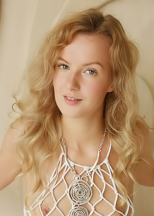 Luna Art Revealing The Dusting Of Soft Hair On Her Mound Of Venus