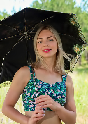 Roxy Offering A Teasing Glimpse Of Her Luscious Booty In Bun-hugging Lace Panties