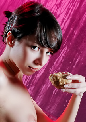 Sola Lovely Beauty Brunette