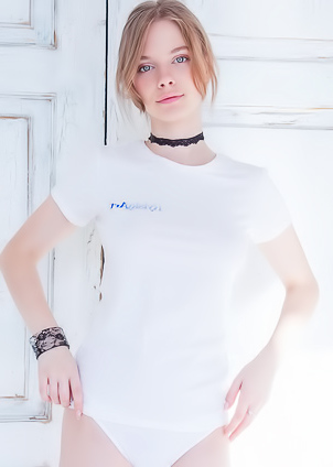 Siya Sexy Teen Angel With Nice Tits
