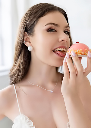 Princess Alice Gives You To Enjoy The Sight Of Her Gorgeous Body In A Tight Little Dress