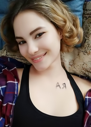 Ditta A And Venere And Diana Jam In Backstage Pics