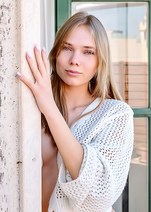 Luise Charming Blue-eyed Beauty Doesn’t Fight The Urge To Go Naked Outdoors