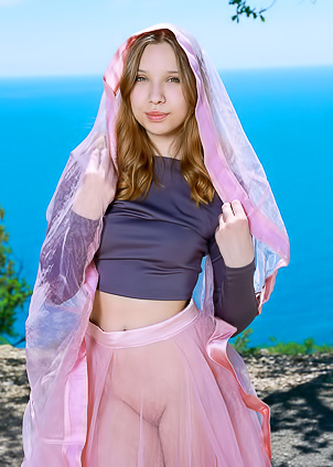 Estella Curvy Hips And Flawless Booty