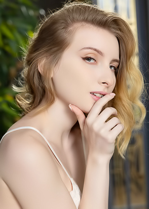 Minnie Lighter Nestles Between The Cheeks Of Her Gorgeous Bubble Butt