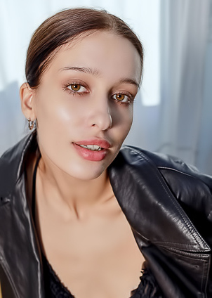 Chiara Willowy Beauty Is Even More Intriguing When She’s Naked On The Rug