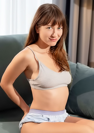 Roberta Sin Soft Thighs Spread Wide