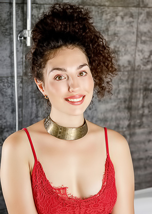 Electra Noir Naked And Stepping Into The Shower