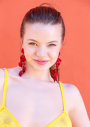 Toree Captivating Beauty Is Eager To Express Her Exhibitionist Nature