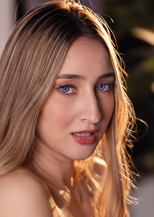 Horny Lula Stocch Masturbating Her Hot Pussy